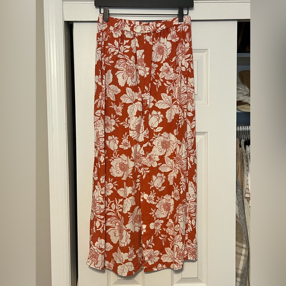 Old Navy High-Waisted Linen-Blend Maxi Skirt - Picture 3 of 11